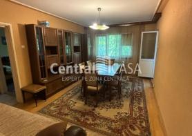 Apartament de închiriat cu 4 camere, Podu Ros