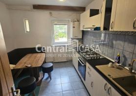 Apartament de închiriat cu 3 camere, Centru-Gara